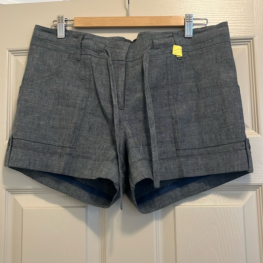 BCBG cotton linen blend shorts